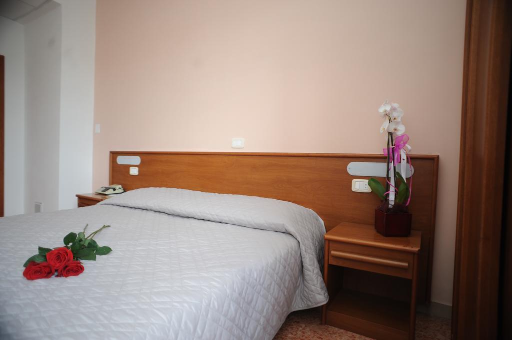 Hotel Astor 2*